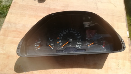 Boitier compteur mercedes - boitier, de